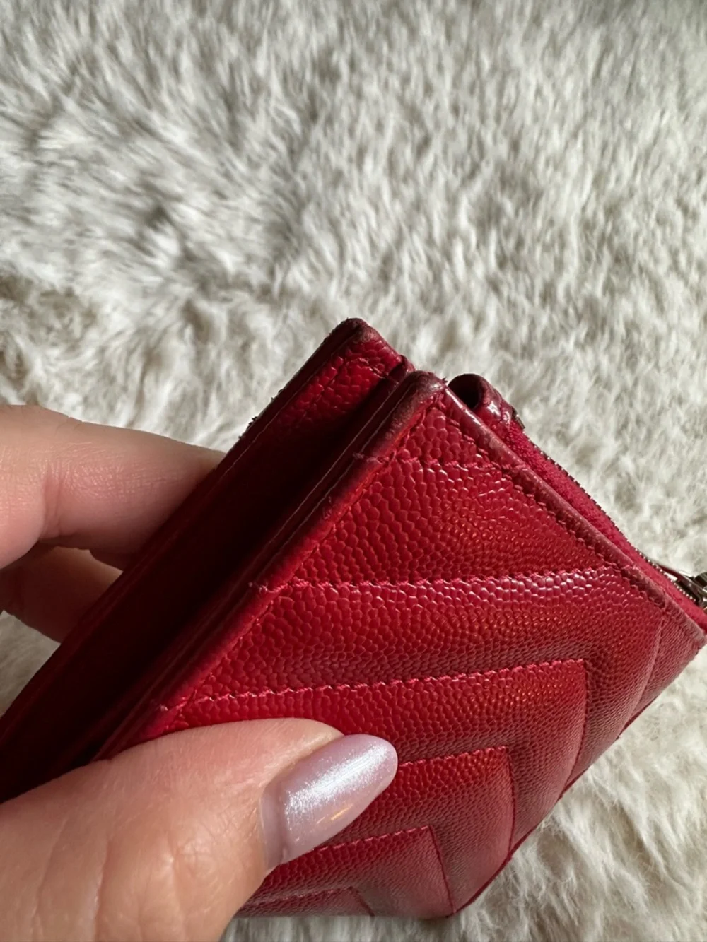 Yves Saint Laurent CASSANDRE MATELASSÉ BI-FOLD WALLET IN GRAIN DE POUDRE LEATHER - Picture 3 of 6